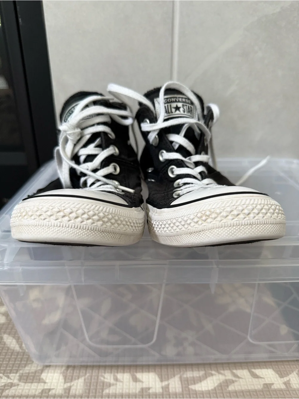 Converse Black Women's 10 Men’s 8 High-Top Sneakers with White Laces - Picture 5 of 7